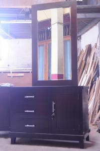 Meja Rias Minimalis 004