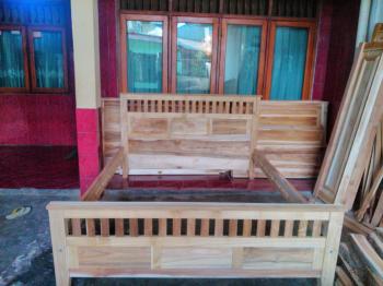 Tempat Tidur Minimalis 005