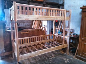 Tempat Tidur 2 Tingkat Minimalis